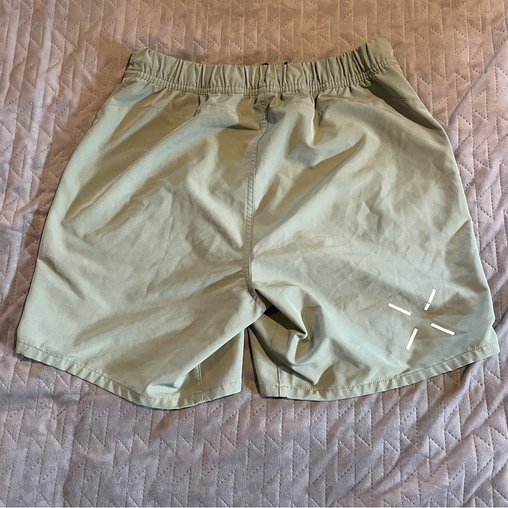 Ten‎ Thousand The Foundation short mens medium 7” pre-owned condition